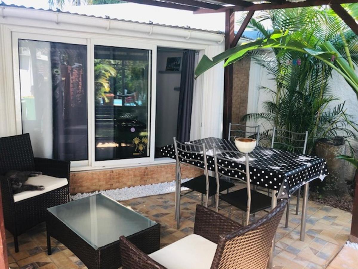 סן-פייר Chambres D'Hotes Du Domaine Des Doudous מראה חיצוני תמונה