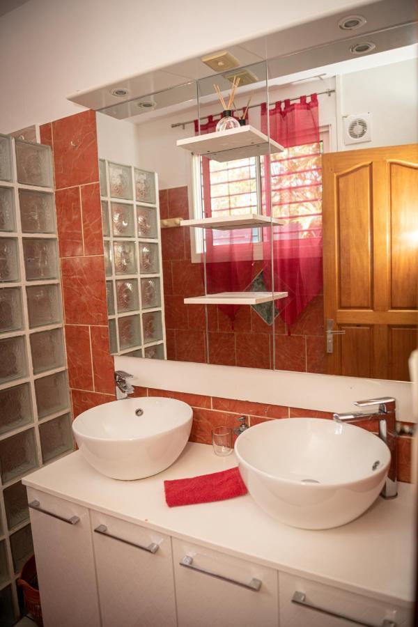 סן-פייר Chambres D'Hotes Du Domaine Des Doudous מראה חיצוני תמונה